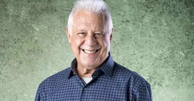 Antônio Fagundes reencontra Luiz Solon, parceiro de sua estreia no teatro escolar