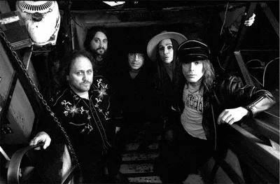 LG Valeta seguirá no The Hellacopters após saída de Dregen