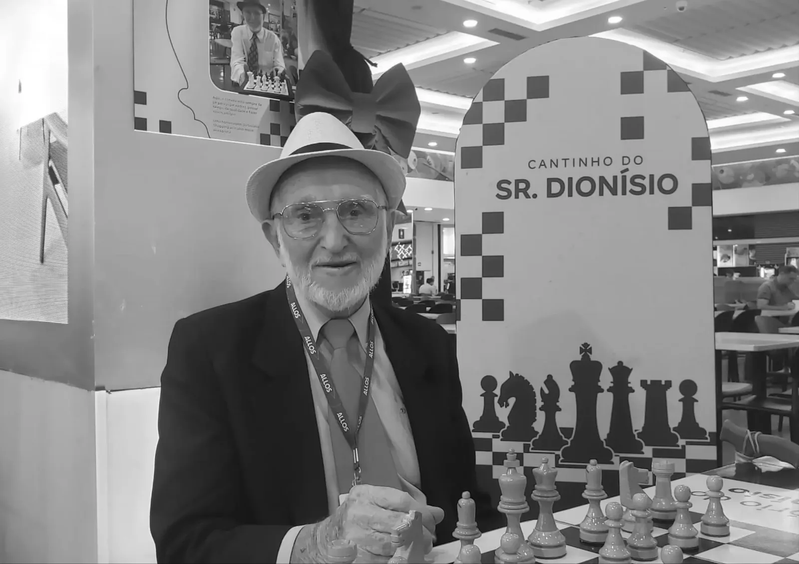 Dionísio Sganzerla morre aos 96 anos após décadas reunindo jogadores de xadrez