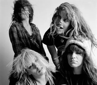 L7 convoca Janis Tanaka para a última turnê da banda