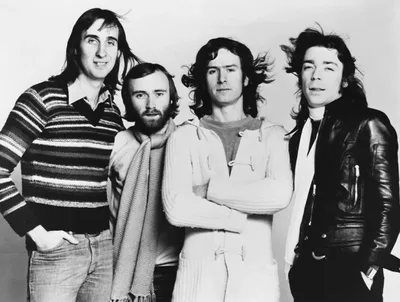 Steve Hackett vê o álbum completo do Genesis como obra inseparável de sua formação original