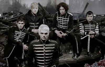 “Welcome to the Black Parade” e a herança épica de “Bohemian Rhapsody”
