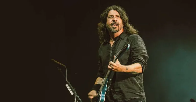 Foo Fighters e Capital Inicial conduzem corais no primeiro dia do Rock in Rio