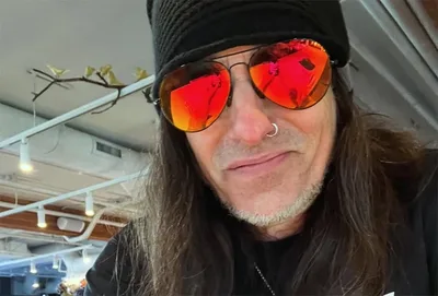 Skid Row avalia candidatos em gravações antes de encontro presencial