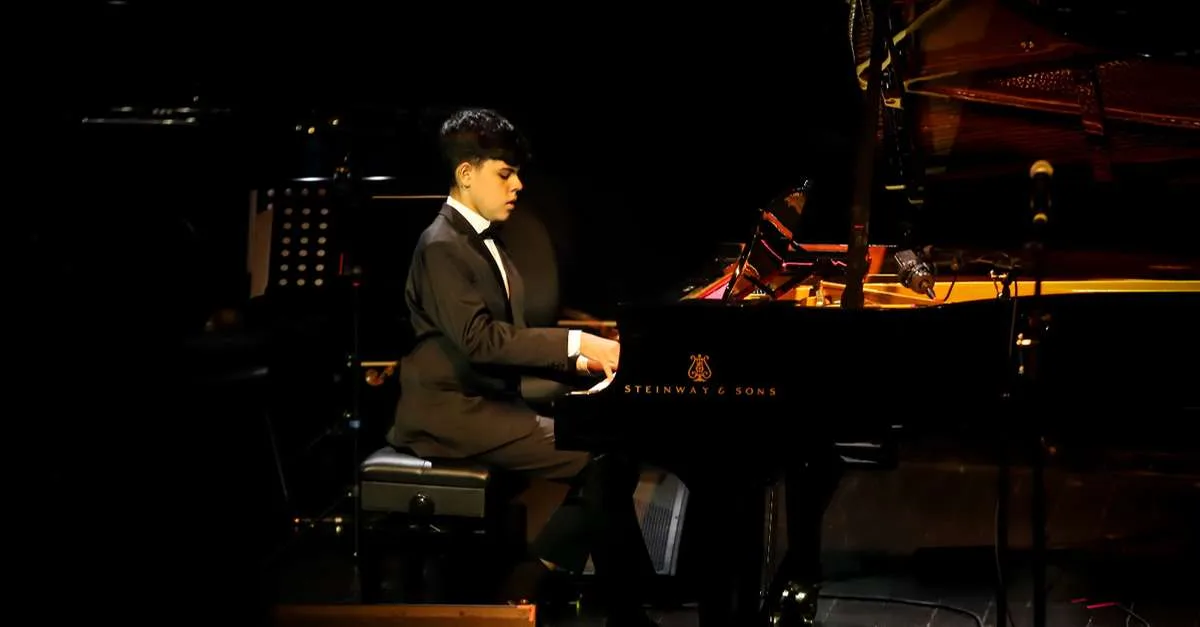 Andres Costa representa a Região Norte na final nacional de piano em Brasília