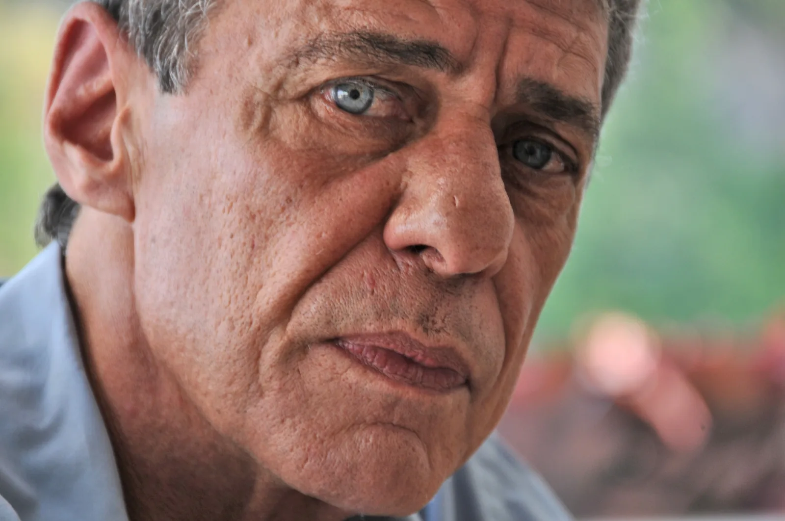 Chico Buarque registra ameaça e caso chega à polícia do Rio