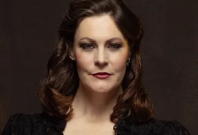 Floor Jansen prepara álbum solo com sonoridade mais pesada que a do Nightwish