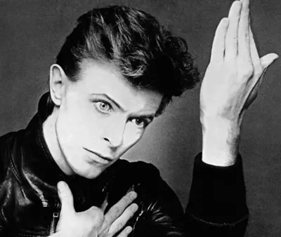 Robert Fripp relembra orientação de Bowie durante gravações de Scary Monsters