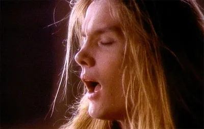 James LaBrie destaca a intensidade de Sebastian Bach no hard rock dos anos 1980