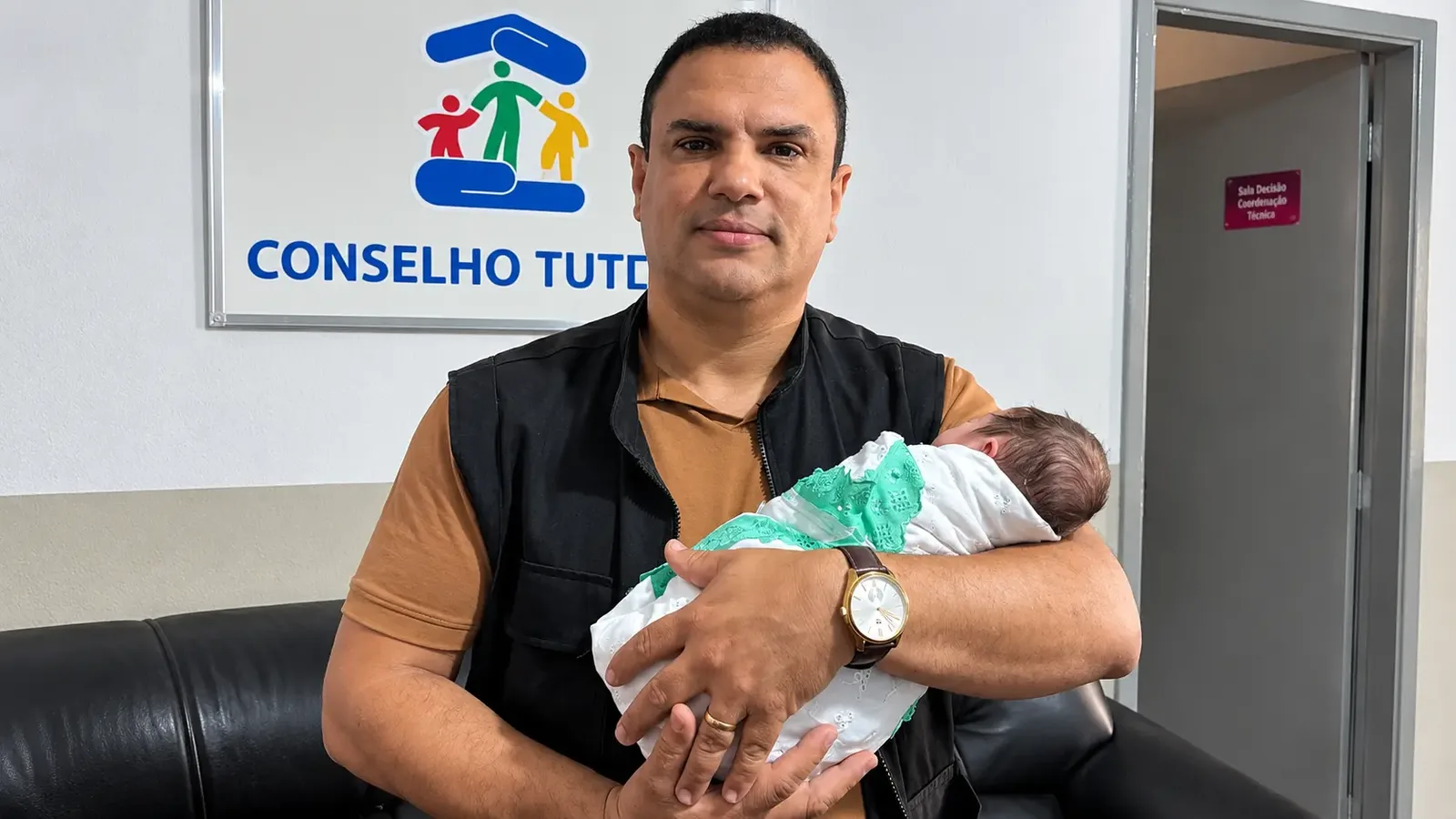 Recém-nascido é acolhido após mãe optar pela entrega legal para adoção em Goiânia