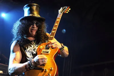 Slash destaca Page e Beck na formação do blues no rock