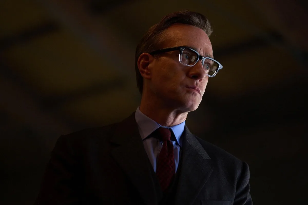 Série baseada em John le Carré reúne Matthew Macfadyen e Charlie Hunnam