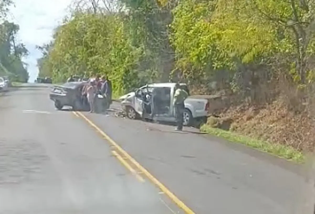 Vídeo mostra danos em carros após batida na GO-020, em Goiás