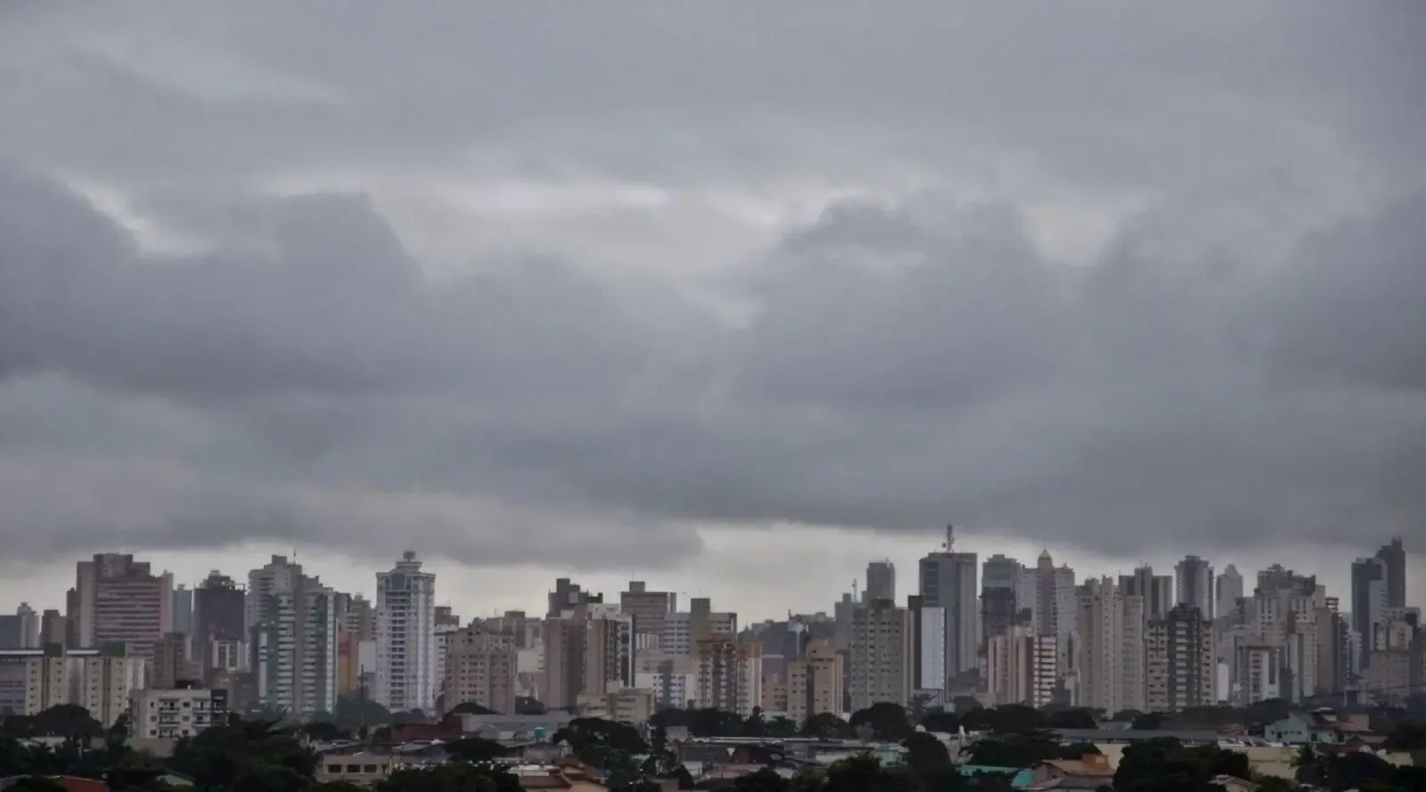 Chuva altera cenário da votação e muda locais eleitorais em Goiás