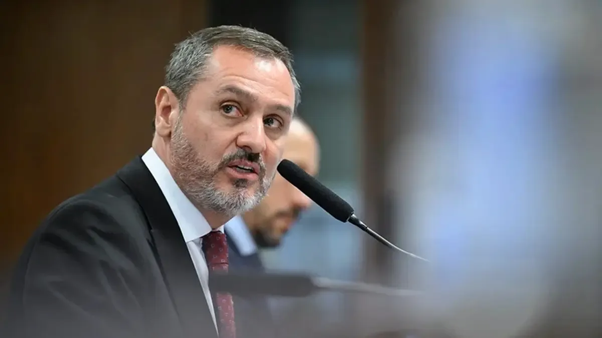 Afastamento de chefe da PF antecede defesa sobre relatório de Mendonça