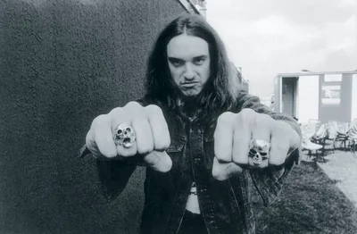 Kirk Hammett resgata memória de Cliff Burton em homenagem ao baixista