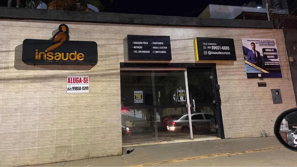 Fechamento de unidade deixa estudante sem histórico e diploma em Goiânia