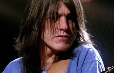 “Hells Bells” marcou a continuidade do AC/DC após a saída de Bon Scott