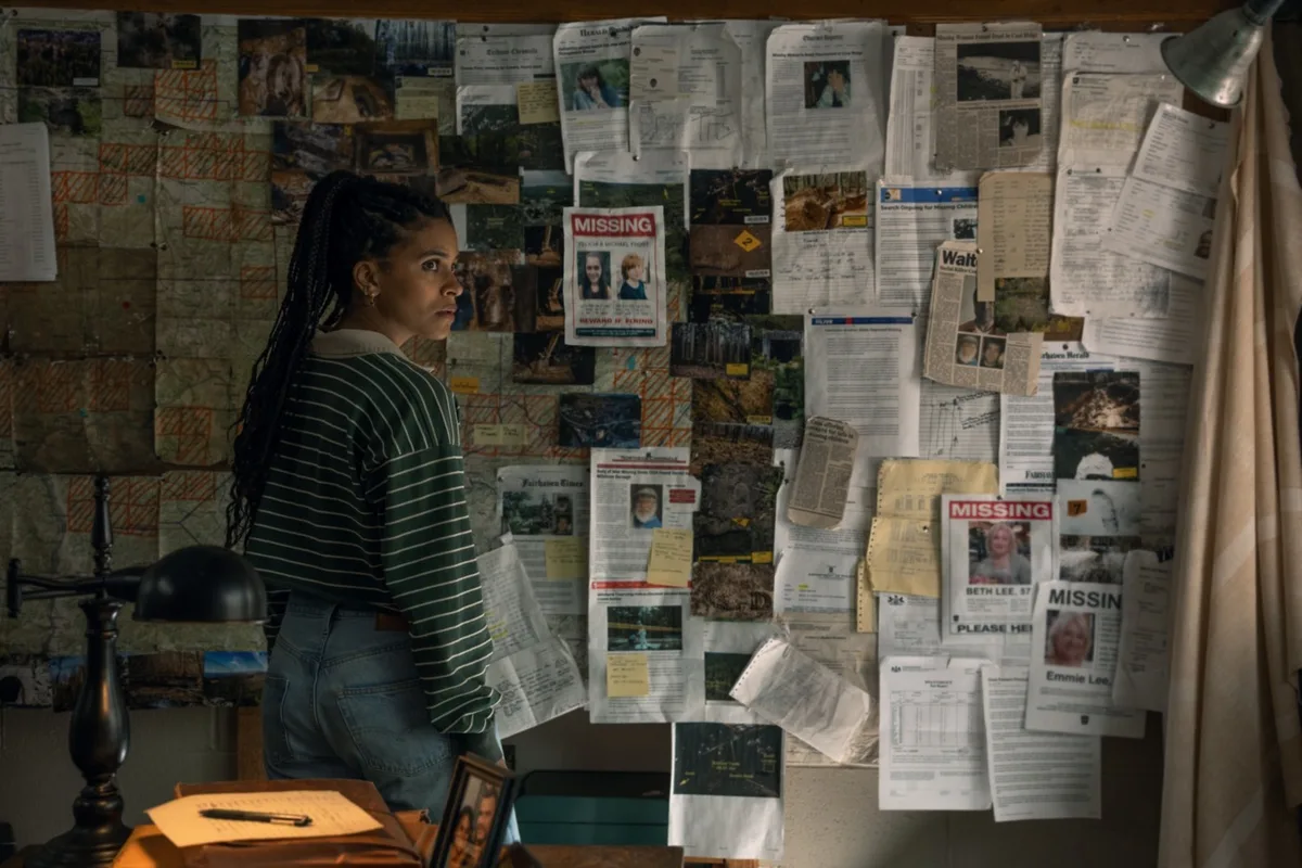 Apple TV revela trama de “Noturno”, thriller com Liev Schreiber e Zazie Beetz