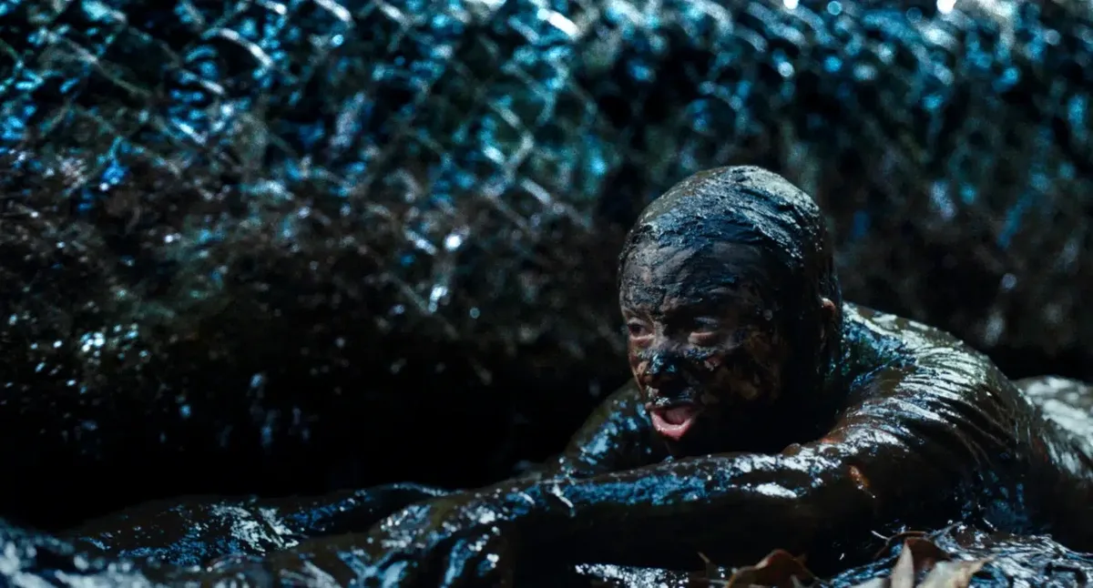 Boiúna leva ameaça do folclore amazônico ao cinema em novo terror da Lionsgate