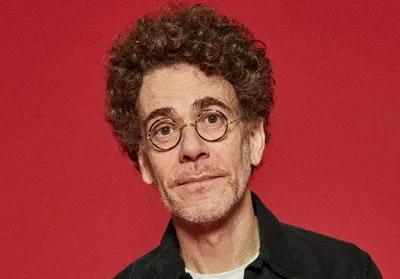 Nando Reis relembra livros abandonados e autores que mudaram sua leitura