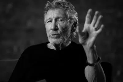 Roger Waters critica Phil Collins e defende Lennon e Dylan em entrevista
