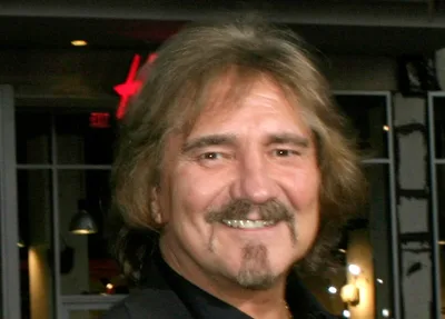 Memória de infância aproxima João Nogueira de Geezer Butler em disco do Mastodon