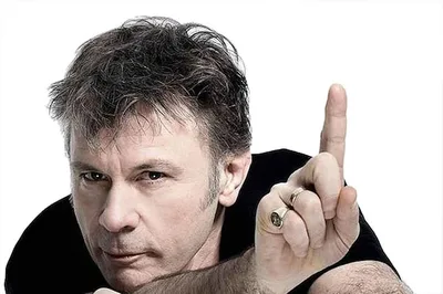 Bruce Dickinson apresenta “Omega” antes de nova edição de álbum solo