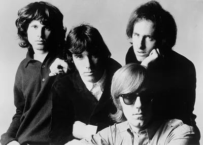 Ray Manzarek via em “Who Do You Love?” a matriz do som do The Doors
