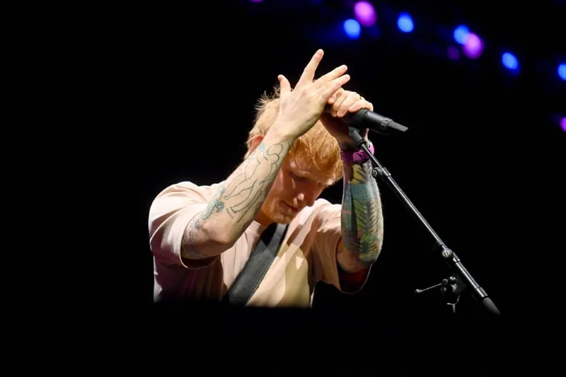 Artistas deixam turnê de Ed Sheeran após retirada de Macklemore