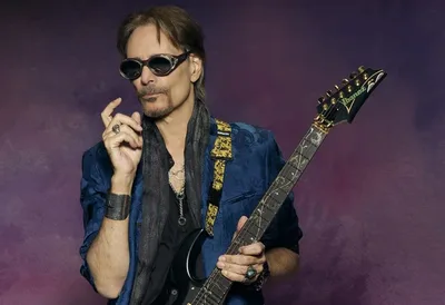 Steve Vai explica por que o Queen não pode ser comparado a outras bandas