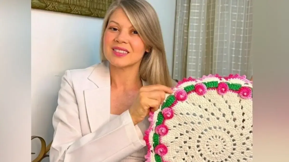 Crochê se torna fonte de renda para mulher que vive com diabetes desde a infância