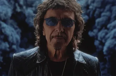 Tony Iommi prepara álbum solo enquanto mantém acompanhamento do linfoma
