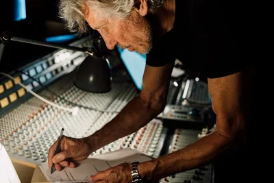 Roger Waters criticou o cinema de ação e buscou emoção nas histórias