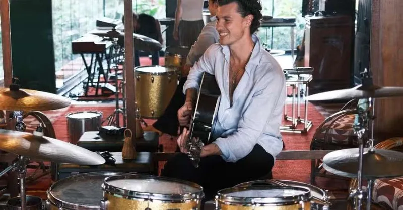 Shawn Mendes monta estúdio no Rio para preparar novo álbum