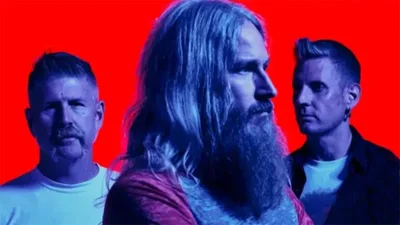 Troy Sanders relata surpresa e tristeza após morte de Brent Hinds