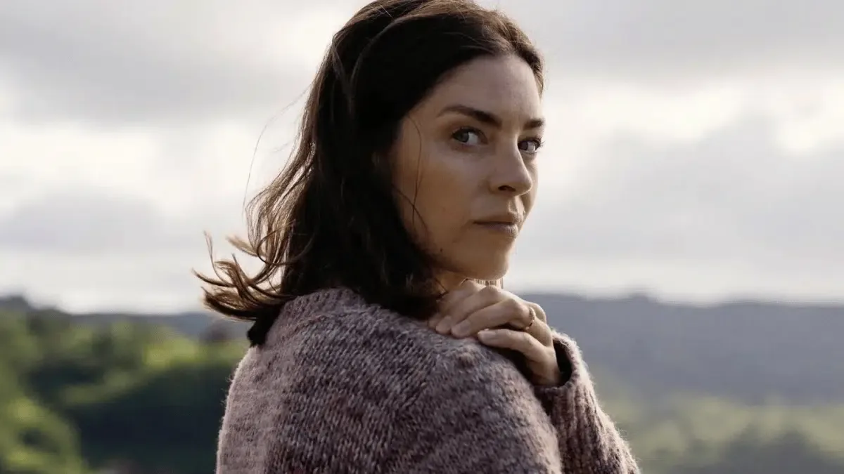 A Mulher Secreta transforma amnésia em suspense sobre identidade e vulnerabilidade