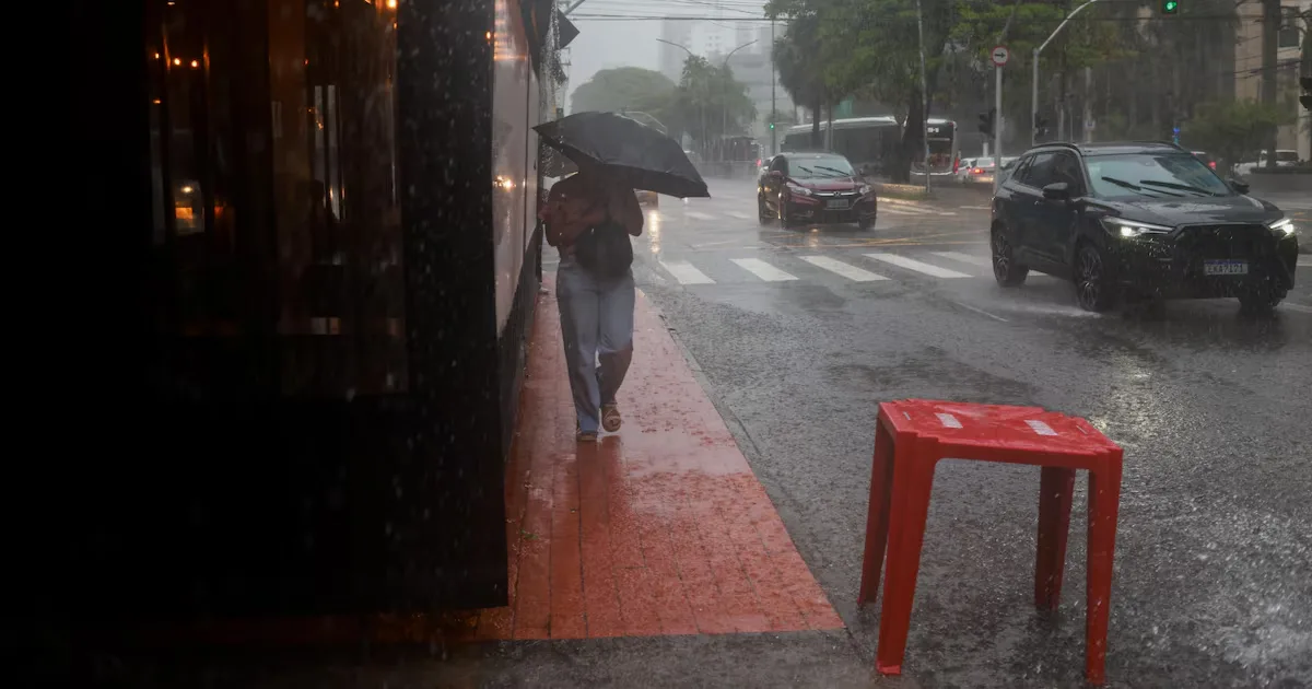 Frente fria e ciclone devem levar temporais a estados do Sul e Sudeste