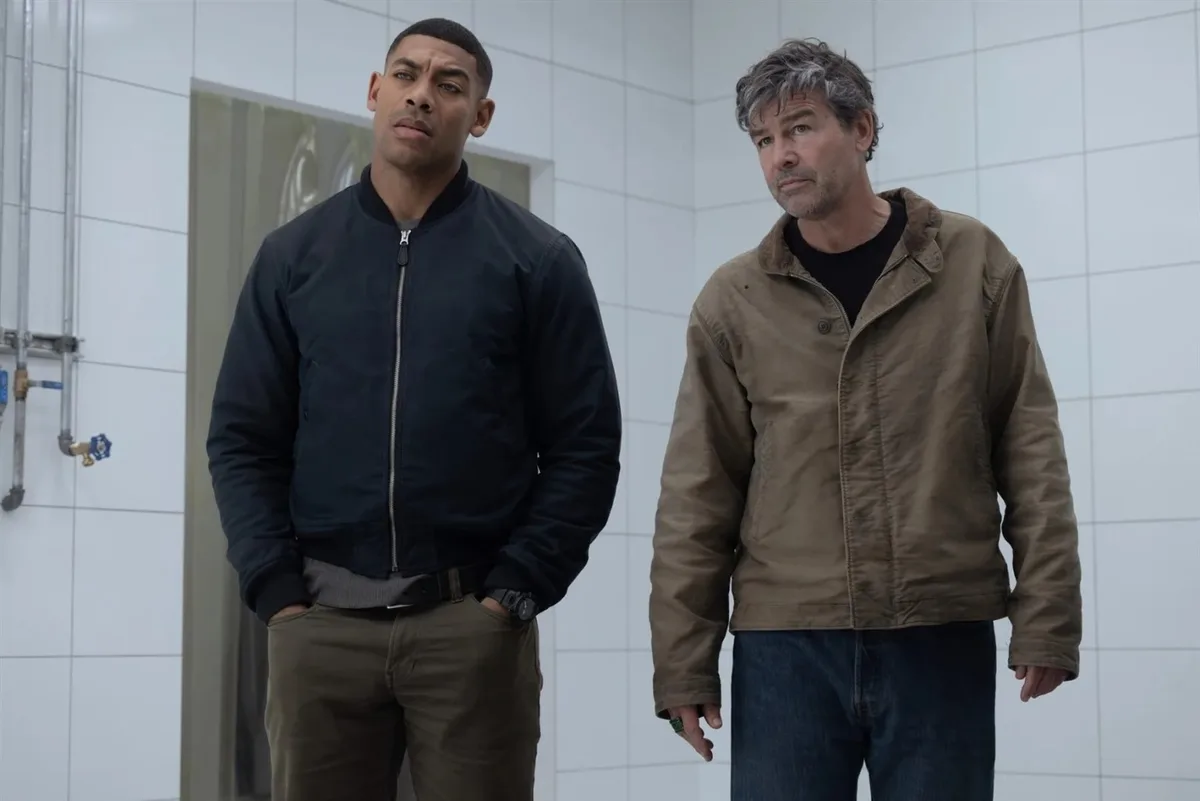 “Lanternas” revela a identidade do Caçador de Homens e tensiona o vínculo entre Hal e John