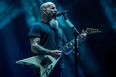 Scott Ian destaca faixa pouco reconhecida e a mudança de fase do Iron Maiden