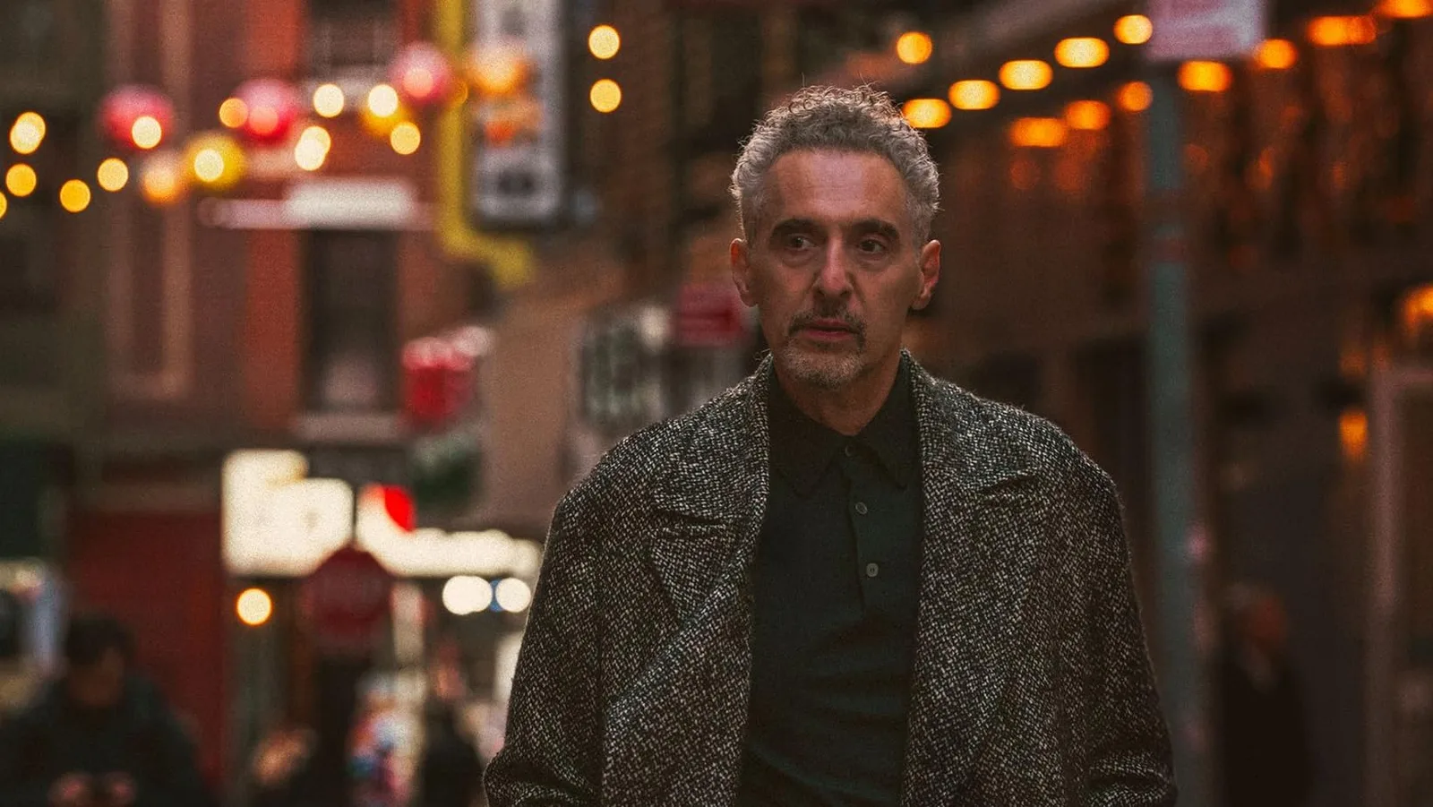 Pen drive coloca batedor de carteiras de John Turturro contra família criminosa