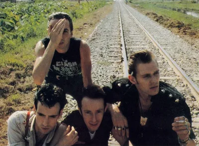 The Clash expõe crise do trabalho em “Career Opportunities”