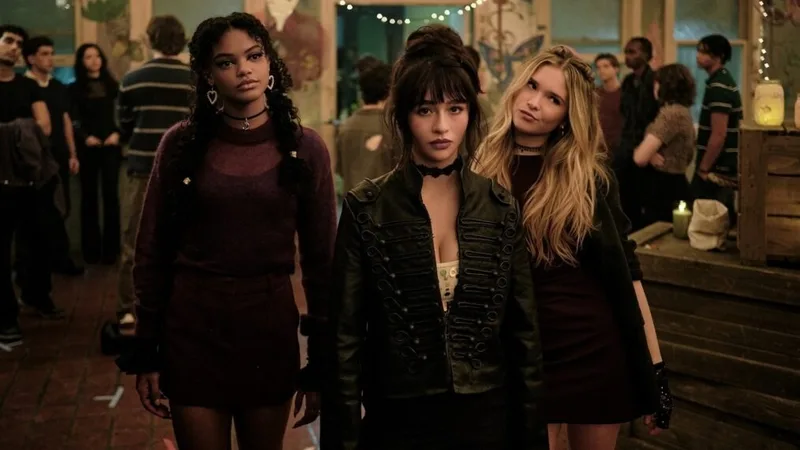 Coven Academy combina magia, conflitos sobrenaturais e romances proibidos