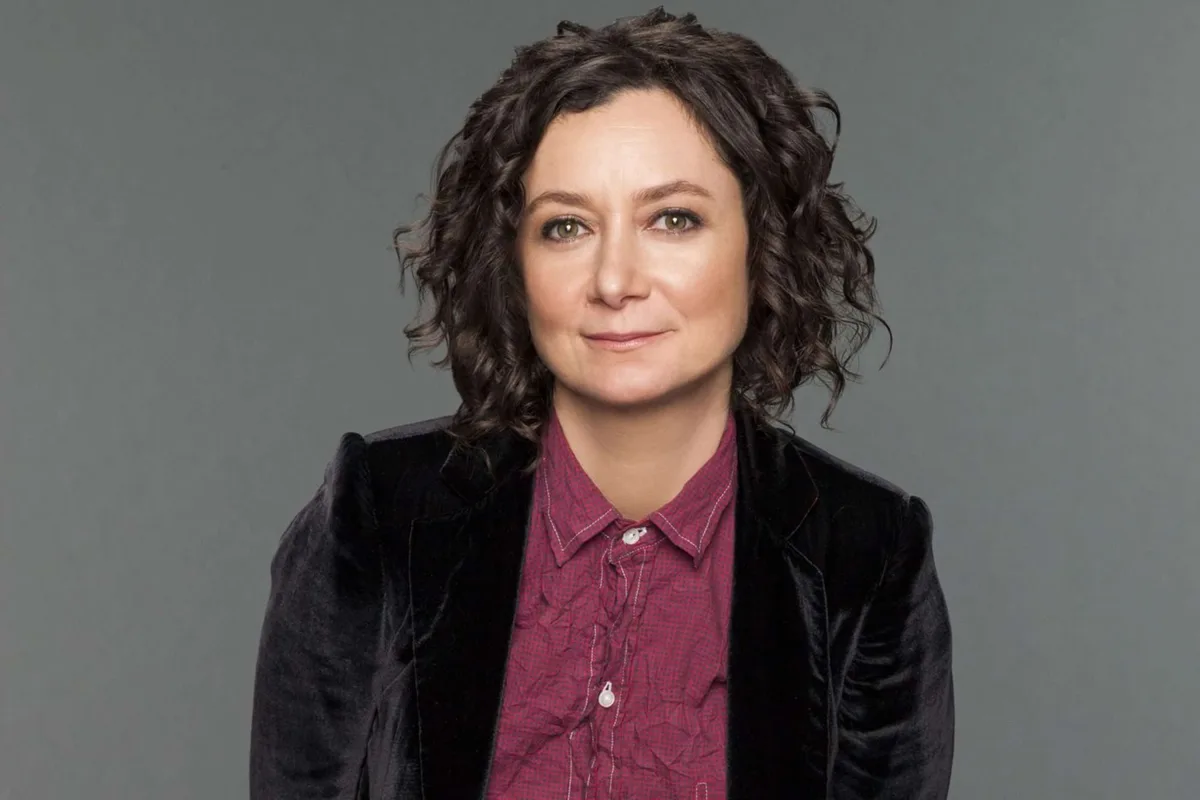 Sara Gilbert amplia elenco de série sobre o Planeta Diário no DCU