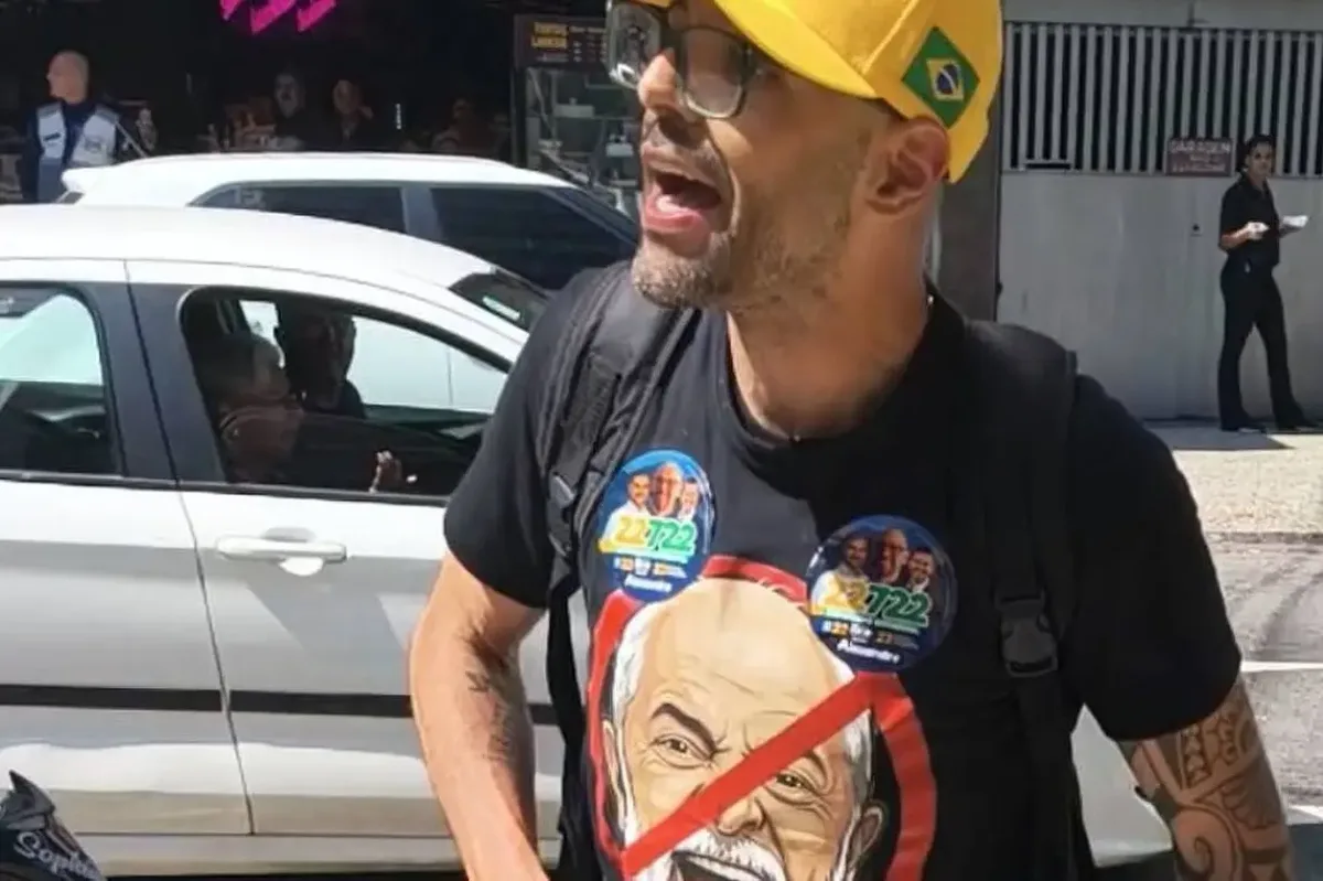 Deputado do Rio admite exibir arma em discussão com militantes do PSOL