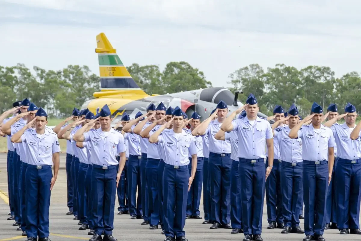 Menagem mantém dois conscritos na Base Aérea de Anápolis após falta à incorporação