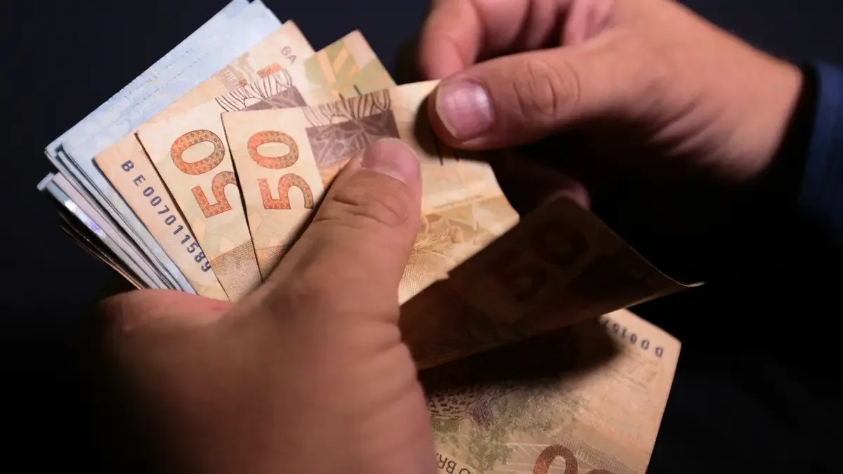 STJ define critérios para penhora excepcional de salários em dívidas não alimentares