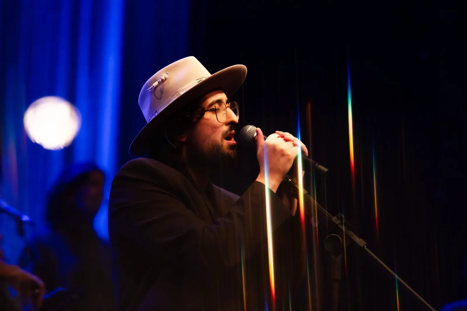 Zeeba apresenta turnê acústica “Atemporal” em Goiânia