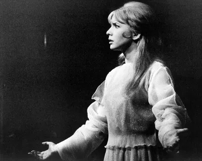 Jane Asher construiu carreira própria enquanto se afastava de Paul McCartney