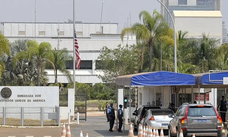 Atendimento consular dos EUA é suspenso no Brasil por segurança